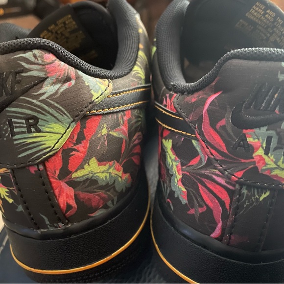 Nike Air Force 1'07
LV8 “Floral Pack” Mens 10 - Picture 7 of 11
